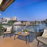 Luxury, Pets, Beach, Convention, Casino, Shopping, Privacy