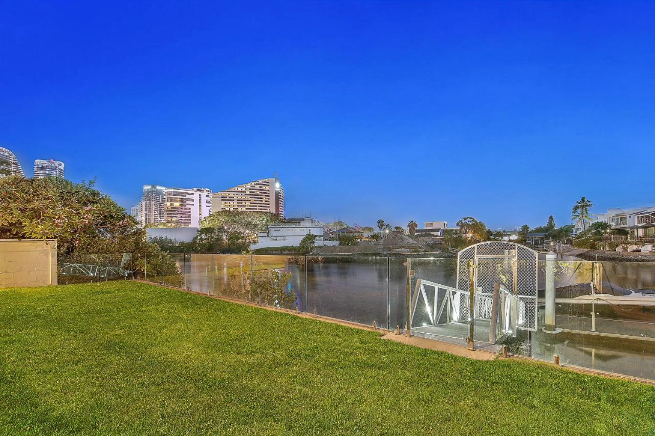 Luxury, Pets, Beach, Convention, Casino, Shopping, Privacy Apartment